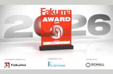 Der 'Fakuma AWARD 2026' auf schwarzem Sockel, darunter die Logos der Fakuma Messe, der K-Zeitung und des Veranstalters P. E. Schall