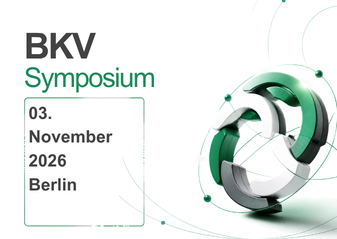 Schriftzug 'BKV Symposium 03. November 2026 Berlin' neben einem abstrakten grün-weißen Kreislaufsymbol