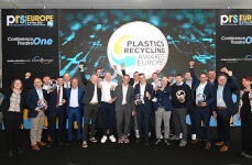 Gruppenbild der Gewinner der Plastics Recycling Awards 2026