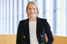 Portrait photo of Verena Theis